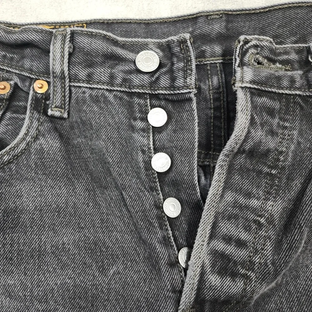Levi's 501 Jeans Mens 32x30* Black Charcoal Wash Button Fly Straight Leg Denim